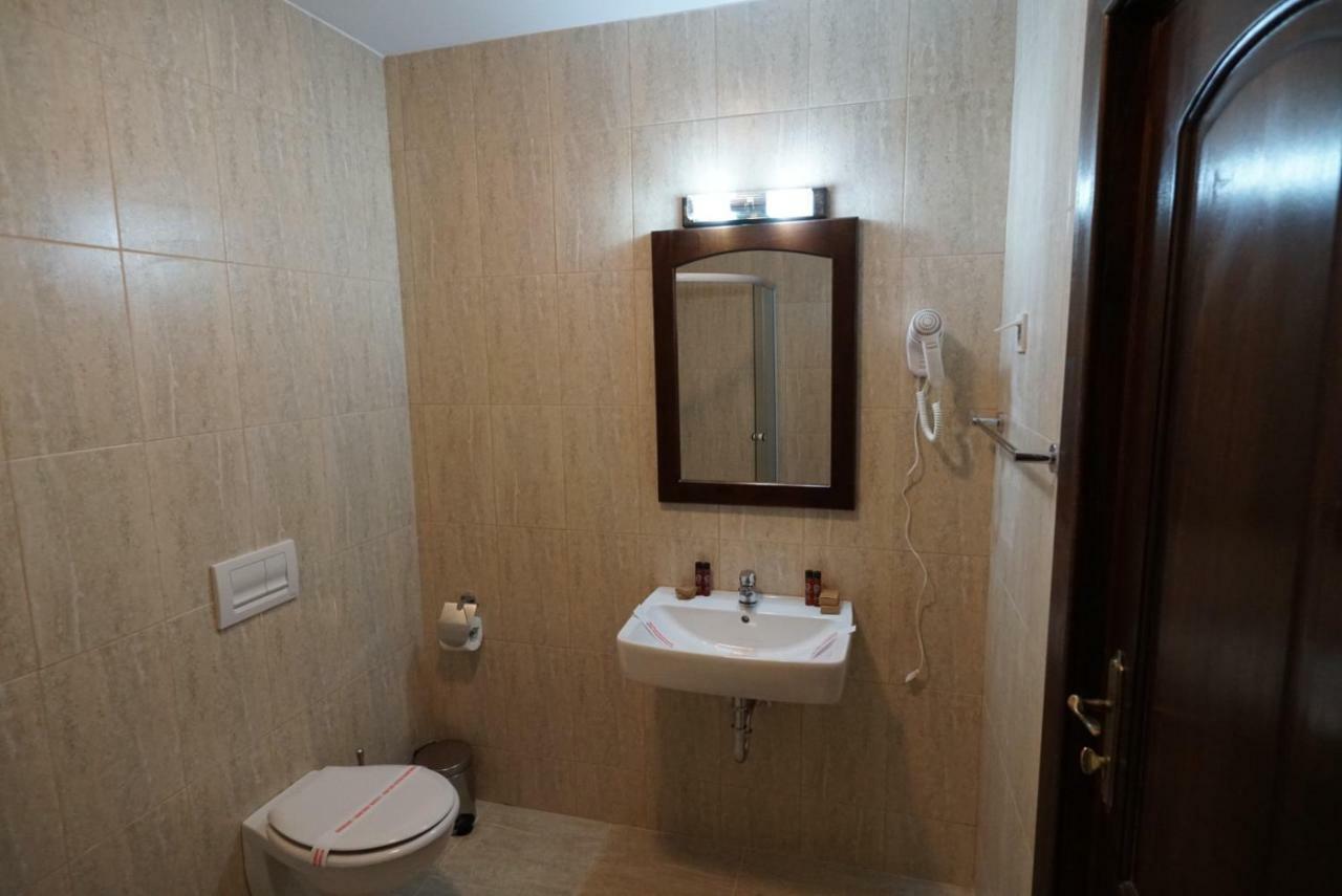 Conacul Lacurilor Hotel Baile Herculane Luaran gambar
