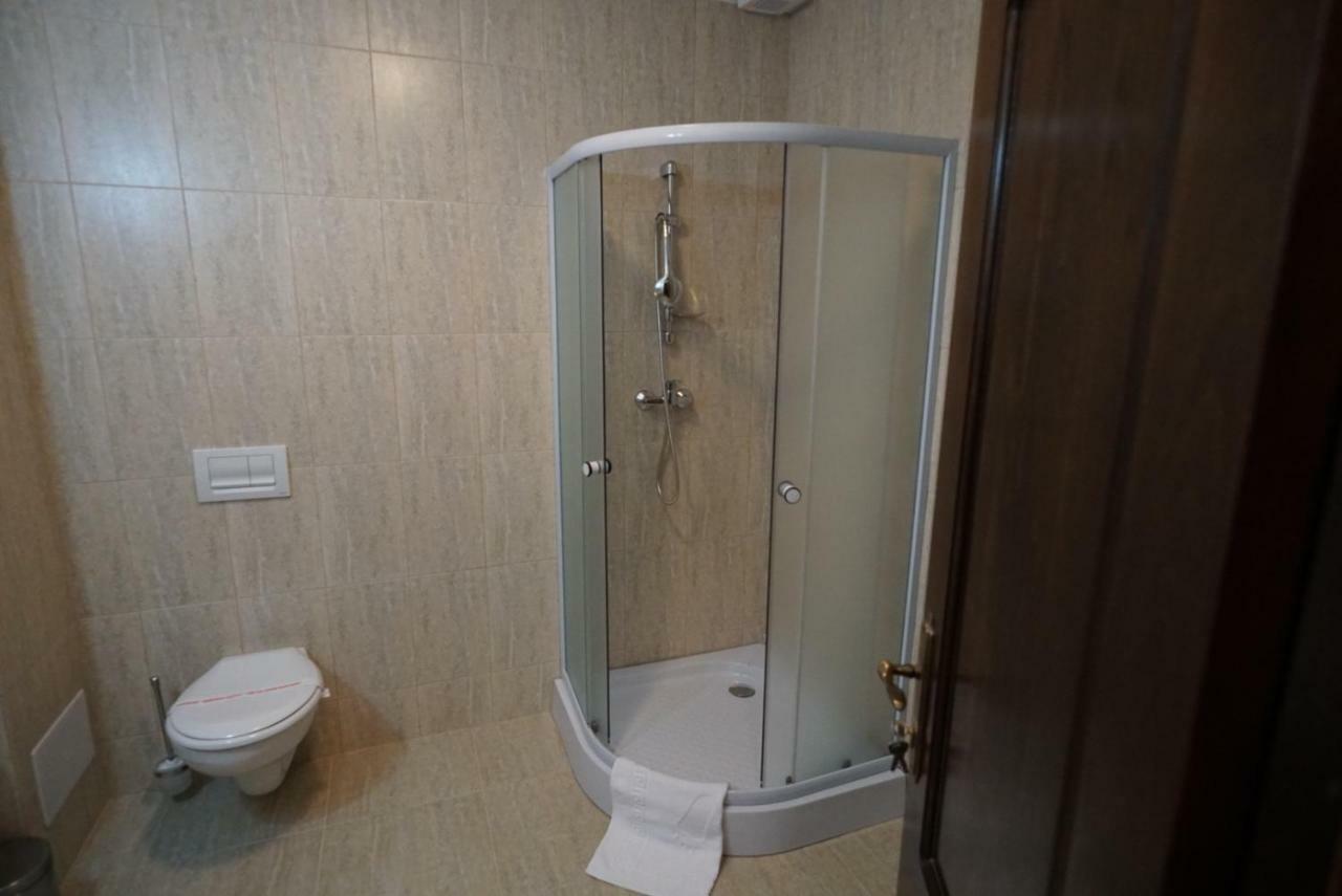 Conacul Lacurilor Hotel Baile Herculane Luaran gambar